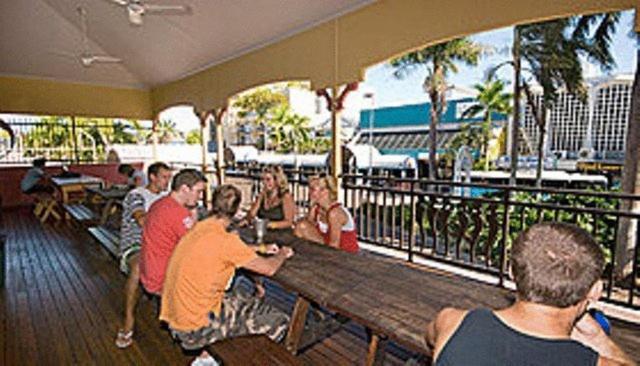Global Backpackers Cairns Central מראה חיצוני תמונה