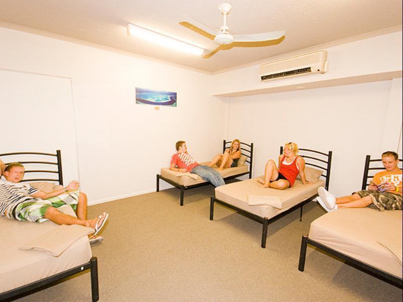 Global Backpackers Cairns Central מראה חיצוני תמונה